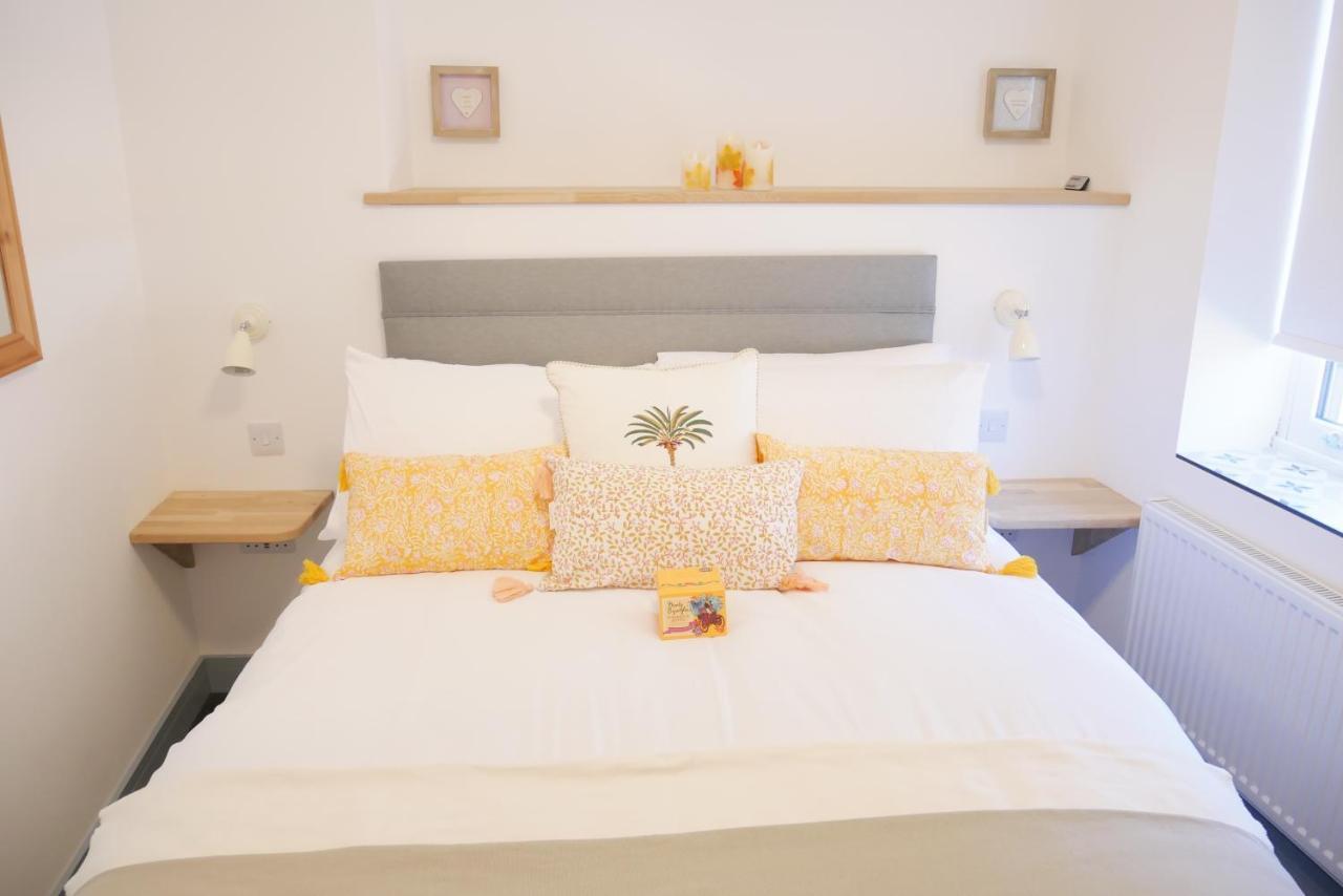 Sunset View, 2 Bedrooms In The Heart Of Holt With Parking Zewnętrze zdjęcie